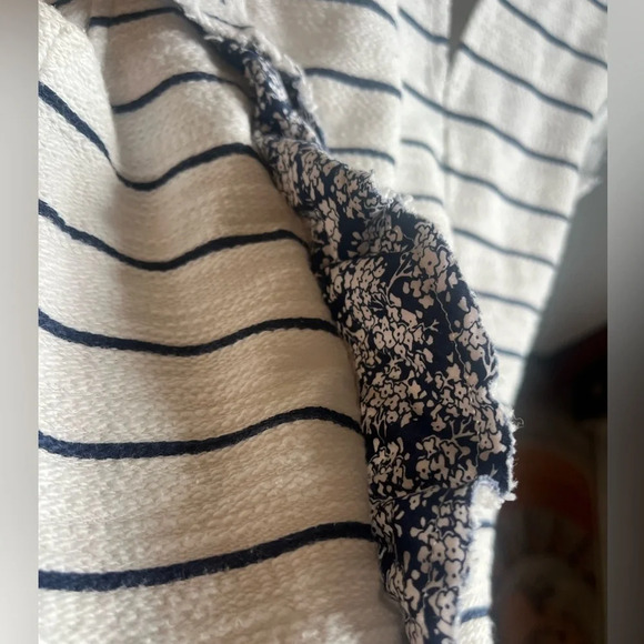 Anthropologie LIKE NEW ruffle sleeve top XS - Picture 6 of 11